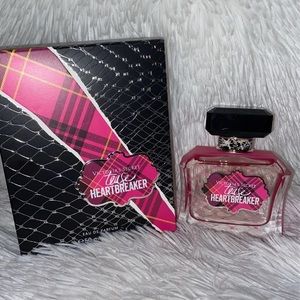 Victoria’s Secret Tease Heartbreak